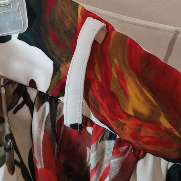 Express women's size 16 Pleated Floral and flowy skirt. PLUS - Picture 4 of 9